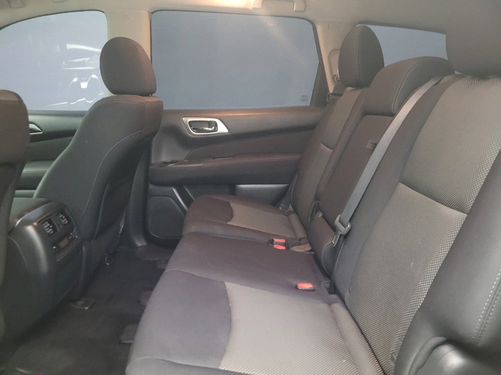 Used 2017 Nissan Pathfinder SV w/ SV Cold Weather Package FWD image 18