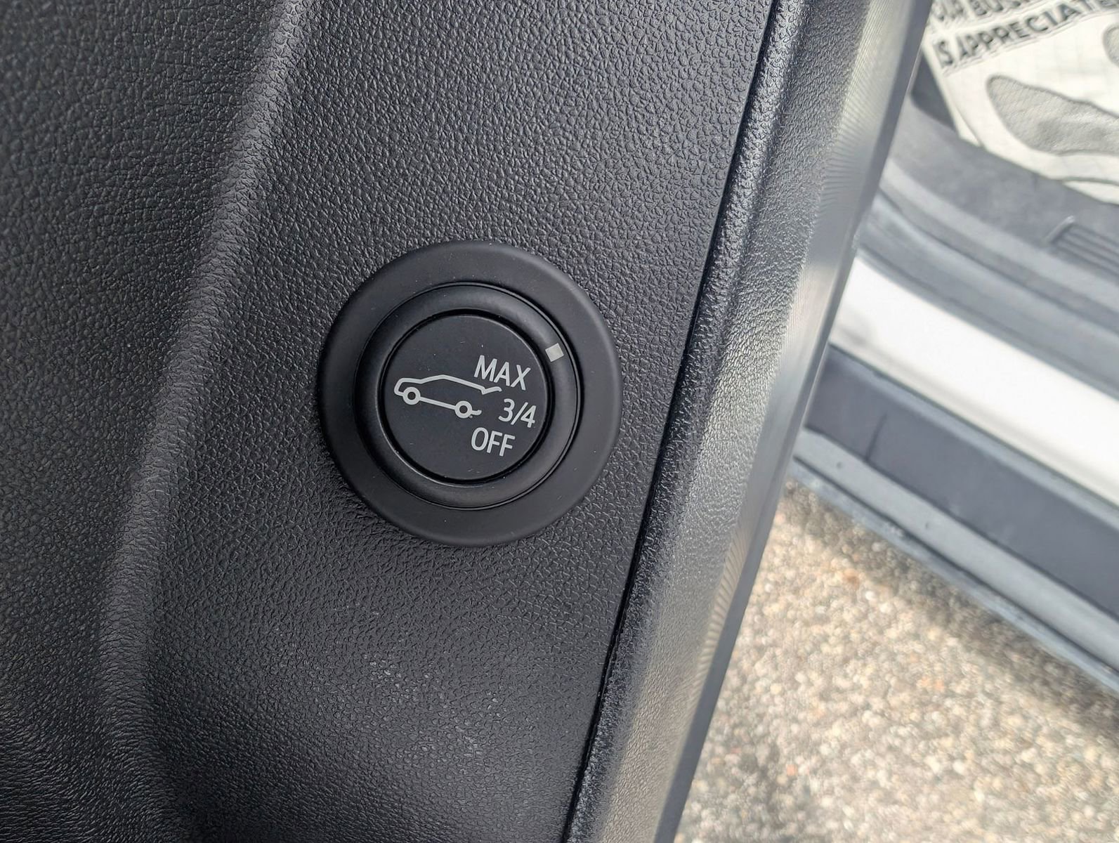 Used 2024 Chevrolet Equinox LT AWD/4WD image 9