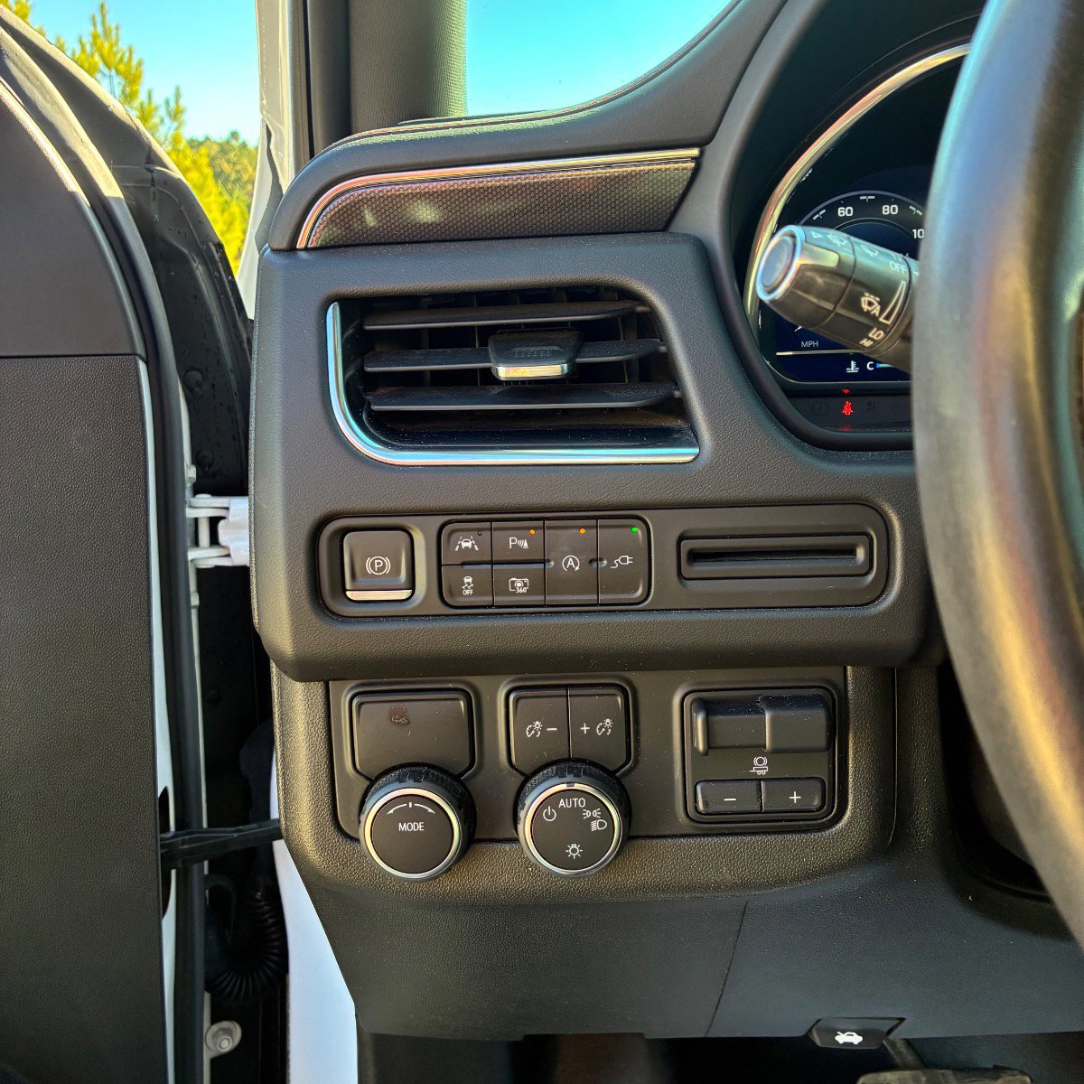 Used 2022 Chevrolet Tahoe RST w/ Luxury Package image 10