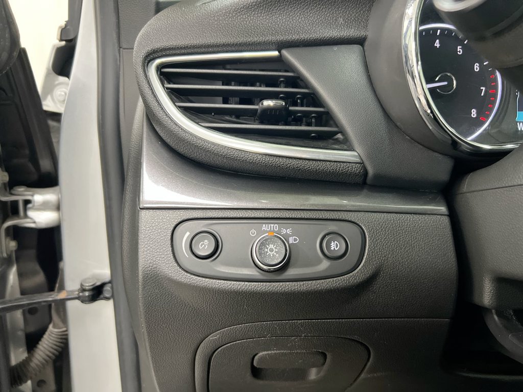 Used 2018 Buick Encore Preferred AWD/4WD image 18