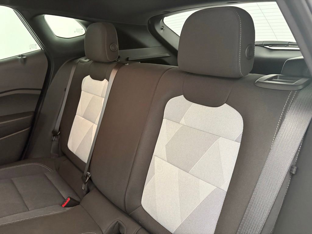 Certified 2025 Chevrolet Trax RS FWD image 29