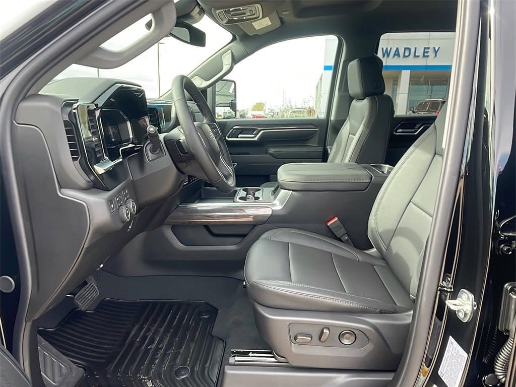 New 2026 Chevrolet Silverado 2500 LTZ w/ Trail Boss Package image 15