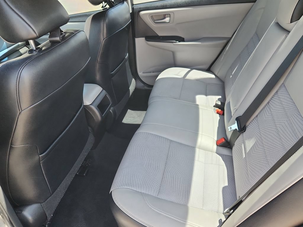 Used 2016 Toyota Camry SE FWD image 8