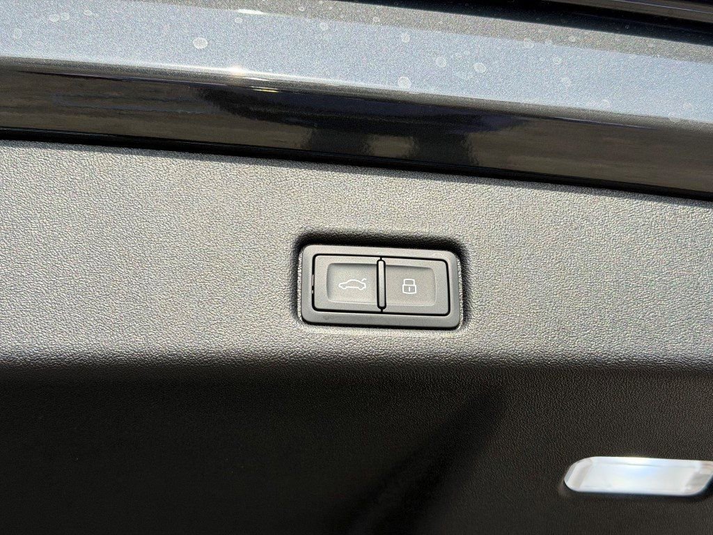 New 2025 Audi Q5 Premium AWD/4WD image 17