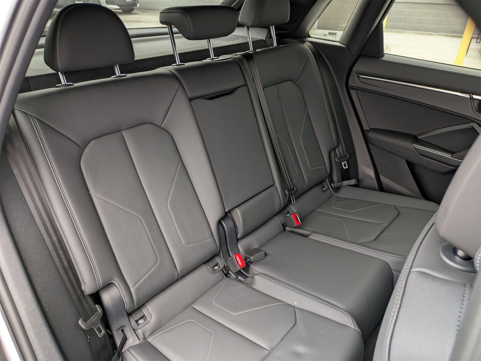 New 2025 Audi Q3 2.0T Premium image 11