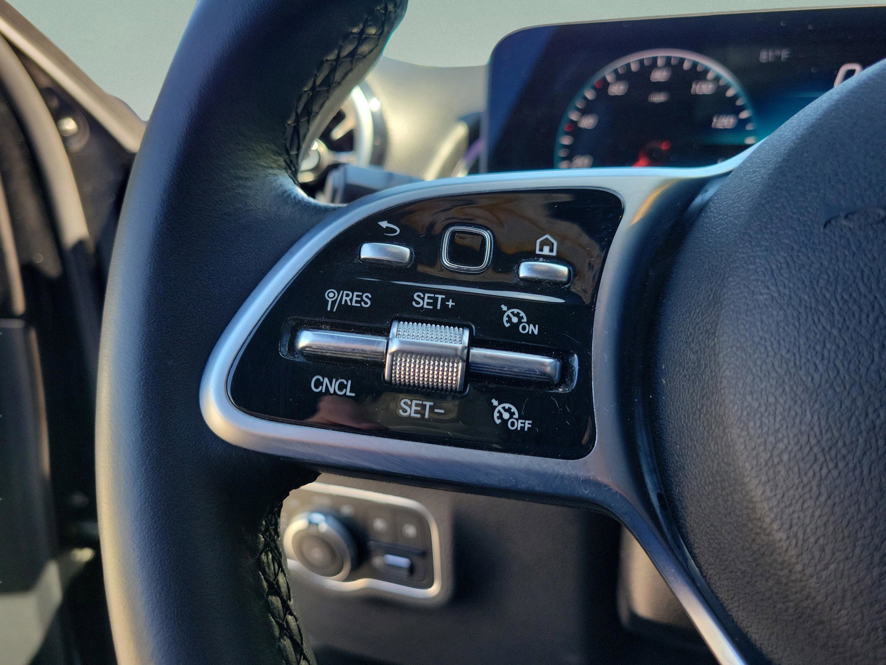 Certified 2022 Mercedes-Benz GLB 250 4MATIC image 29