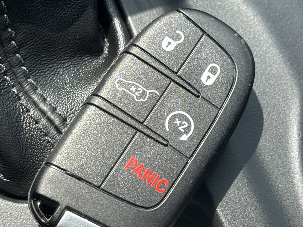 Used 2025 Dodge Durango GT w/ Blacktop Package AWD/4WD image 39