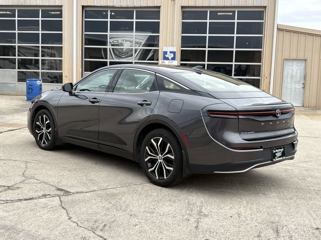 Used 2024 Toyota Crown Limited image 7