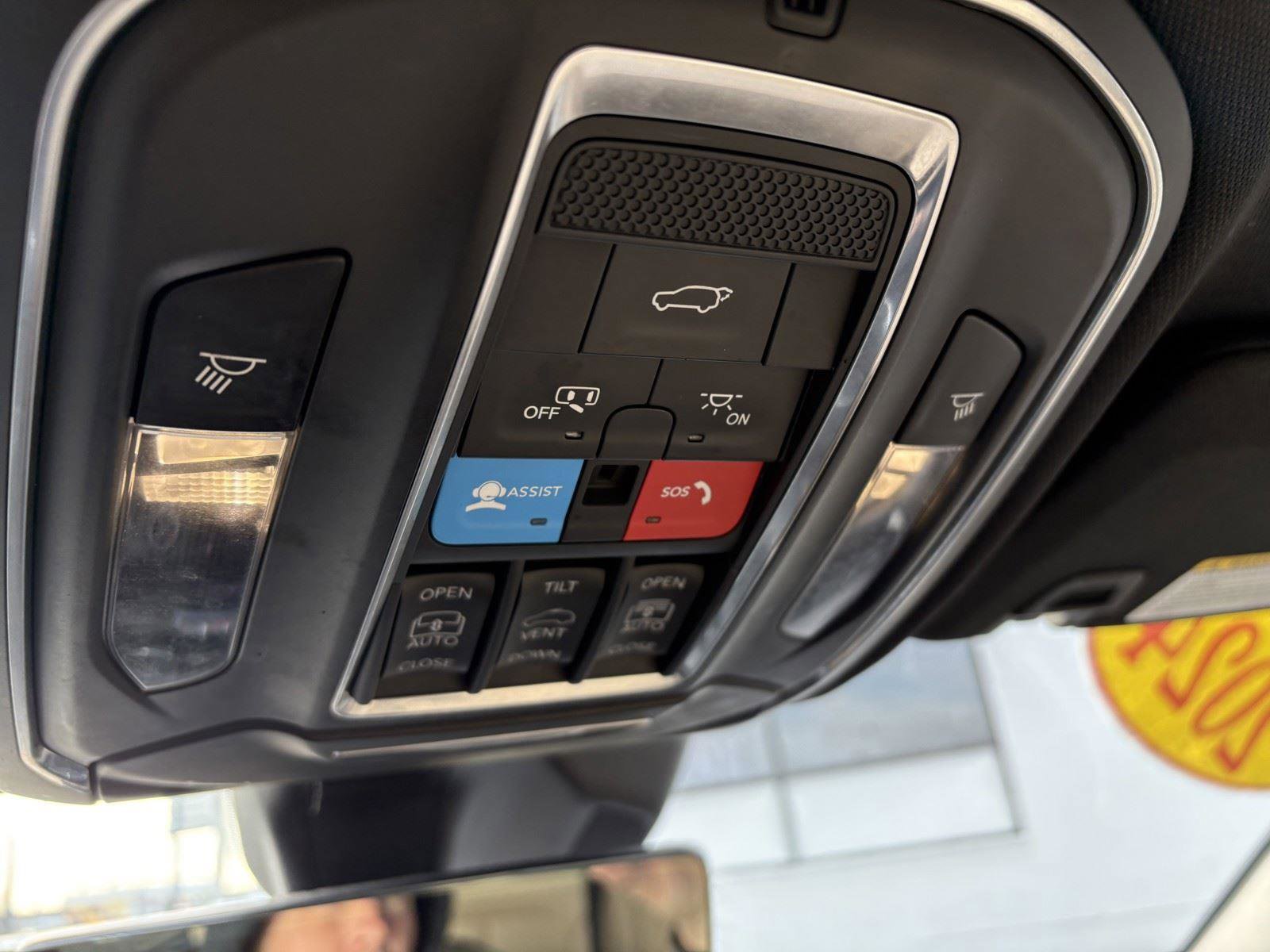 Used 2024 Jeep Grand Cherokee Limited w/ Luxury Tech Group II image 17