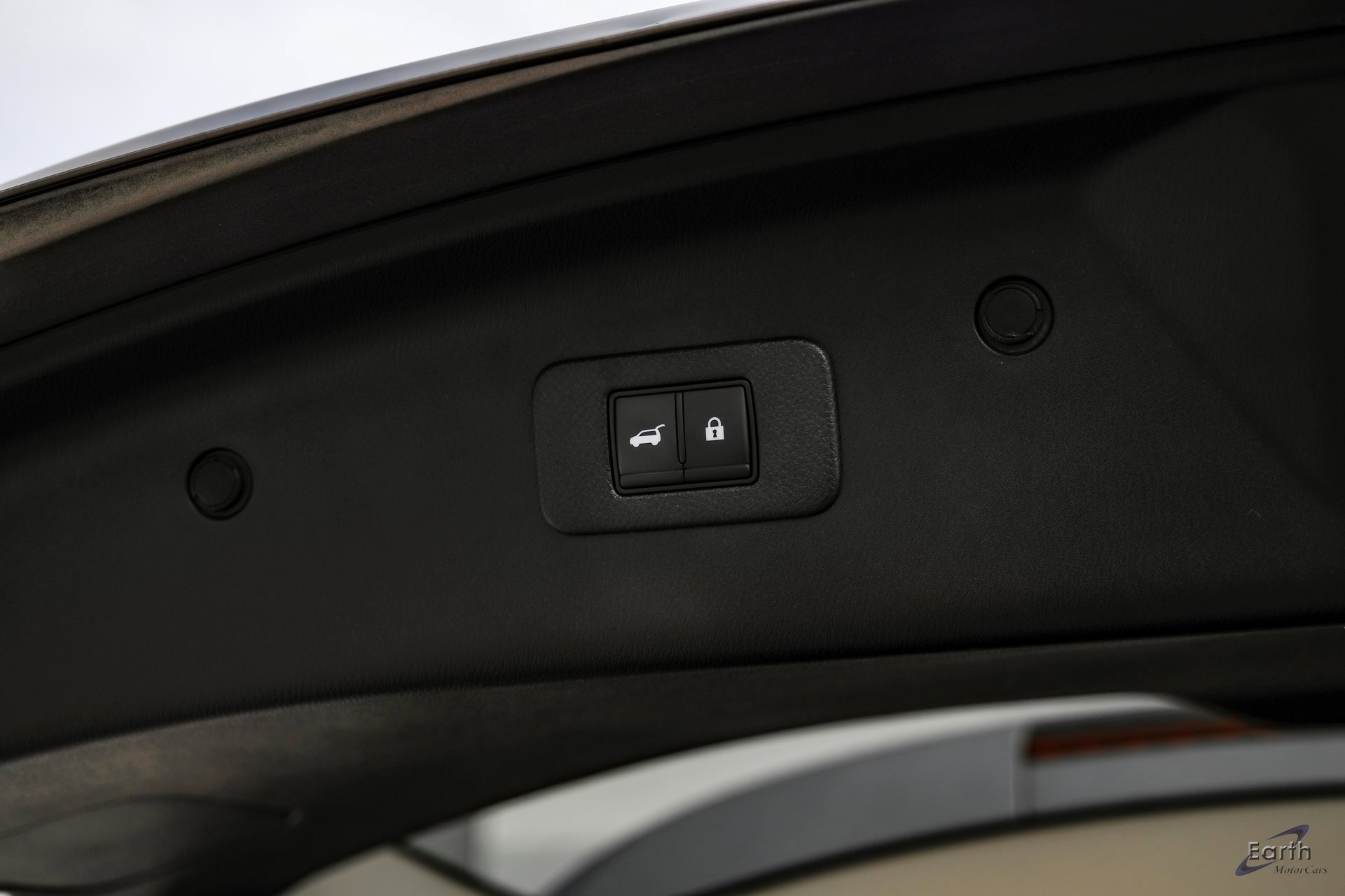 Used 2021 Nissan Armada SL w/ Captain's Chairs Package image 97