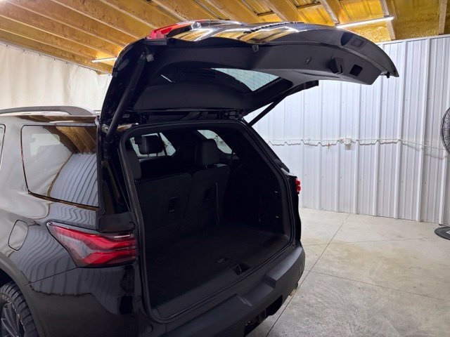 Used 2023 Chevrolet Traverse RS AWD/4WD image 9