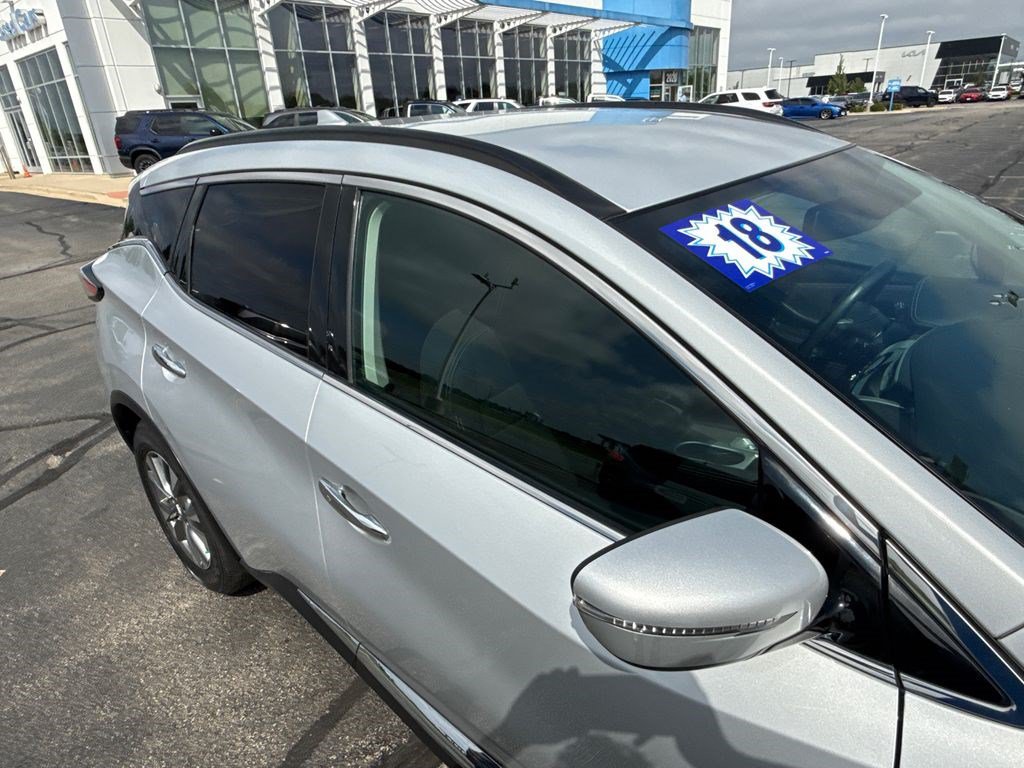 Used 2018 Nissan Murano SV AWD/4WD image 14