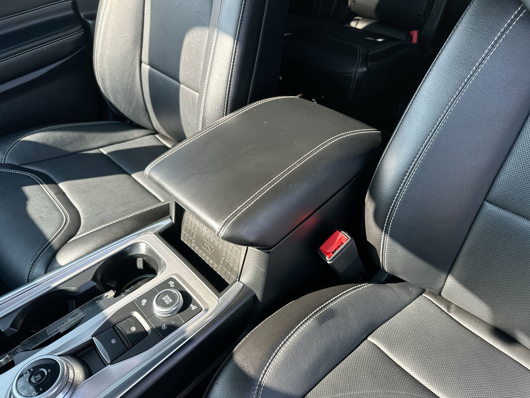 Used 2020 Ford Explorer ST image 21