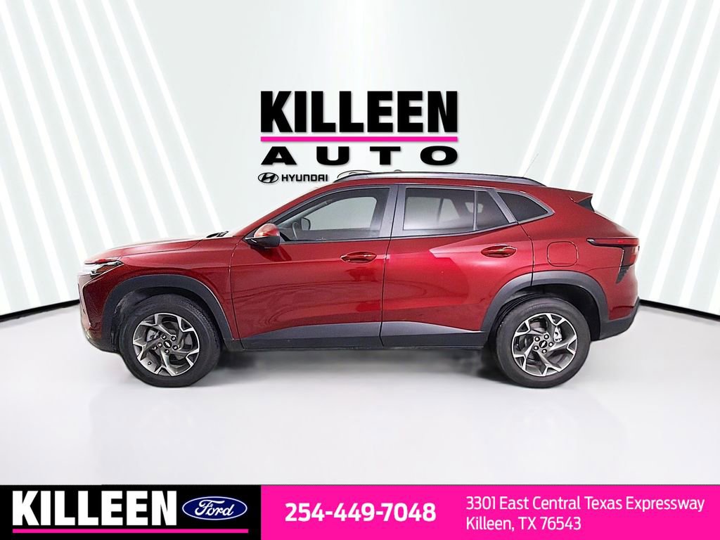 Used 2024 Chevrolet Trax LT w/ Driver Confidence Package image 4