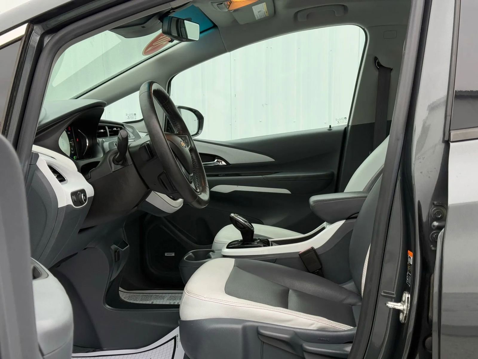 Used 2017 Chevrolet Bolt Premier w/ Driver Confidence II Package image 9