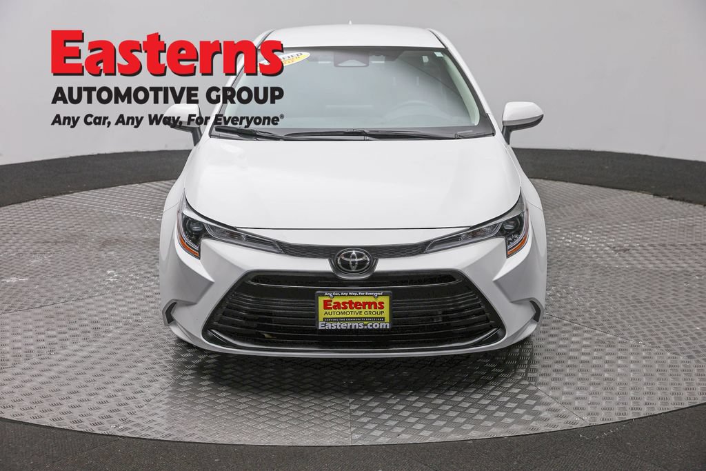 Used 2026 Toyota Corolla LE FWD image 4