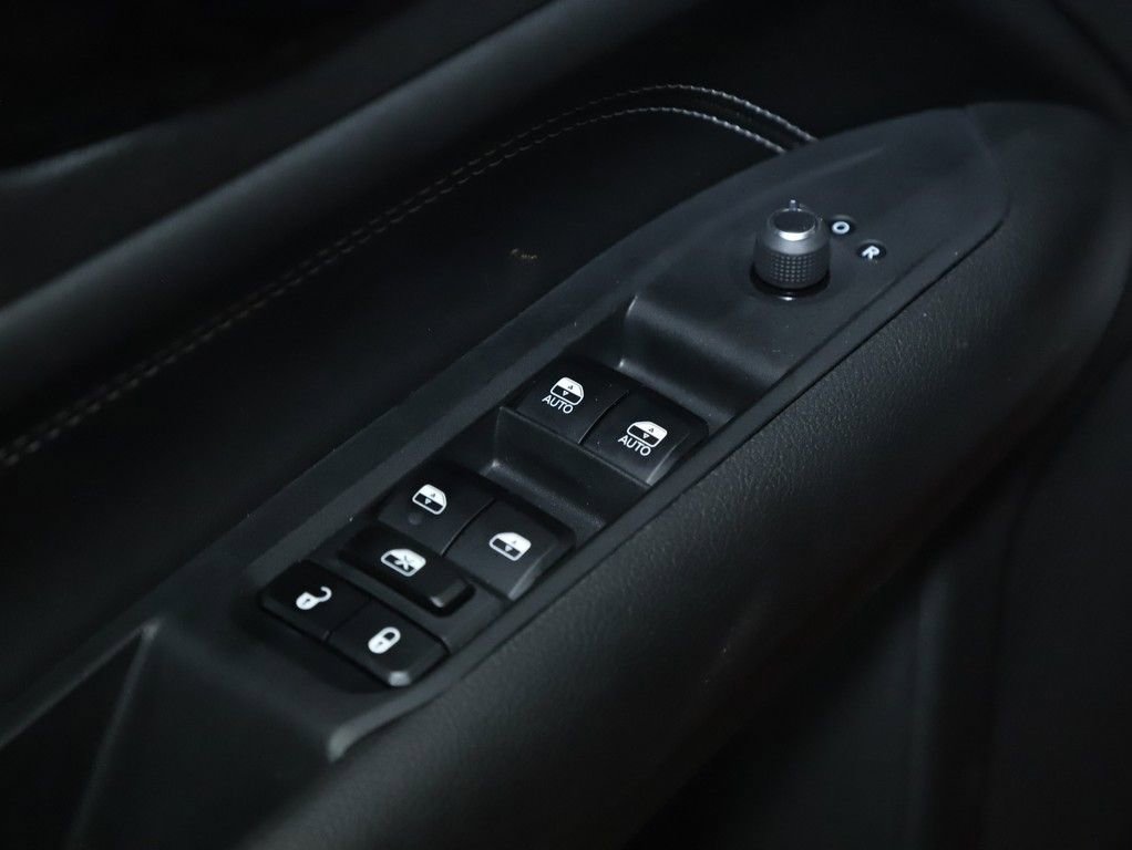 Used 2024 Jeep Compass Limited w/ High Altitude Package image 17