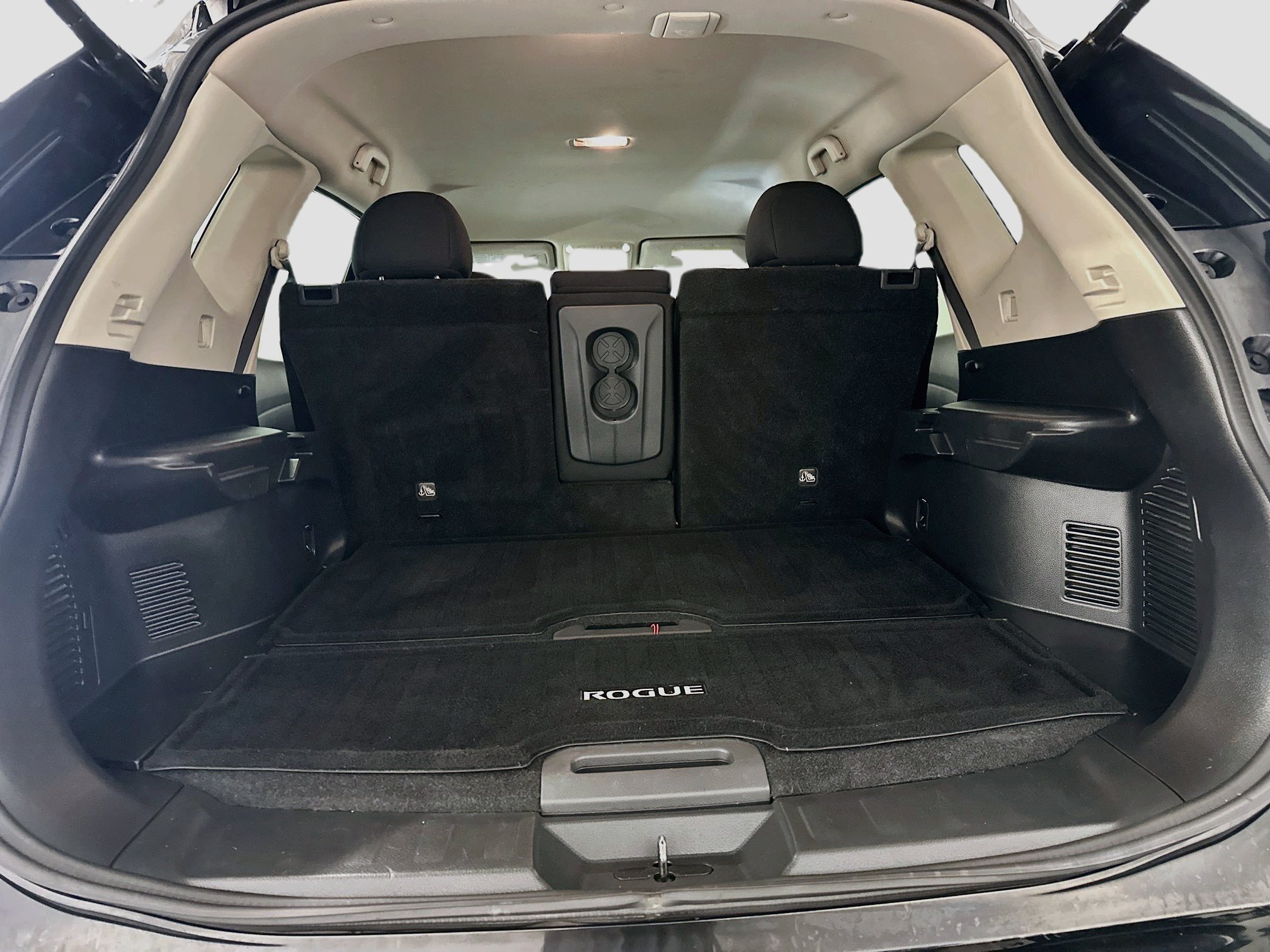 Used 2018 Nissan Rogue SV AWD/4WD image 29