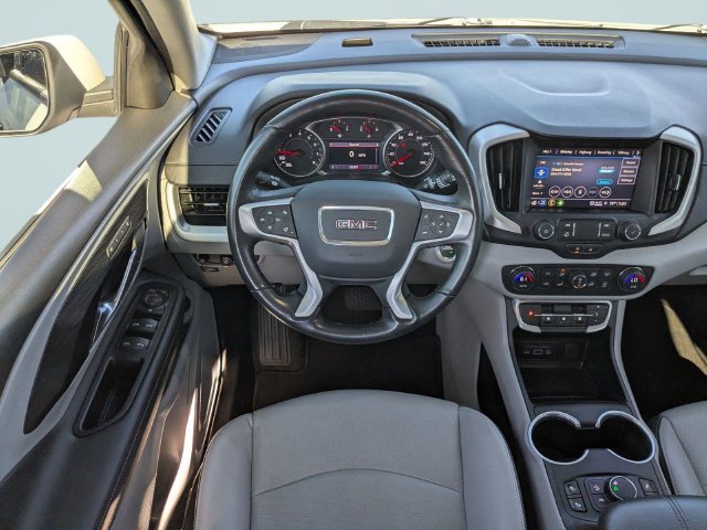 Used 2022 GMC Terrain SLT FWD image 3