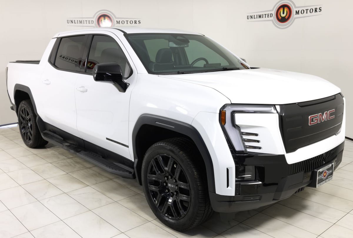 Used 2026 GMC Sierra EV Elevation w/ LPO, Elevation Dark Package AWD/4WD image 38