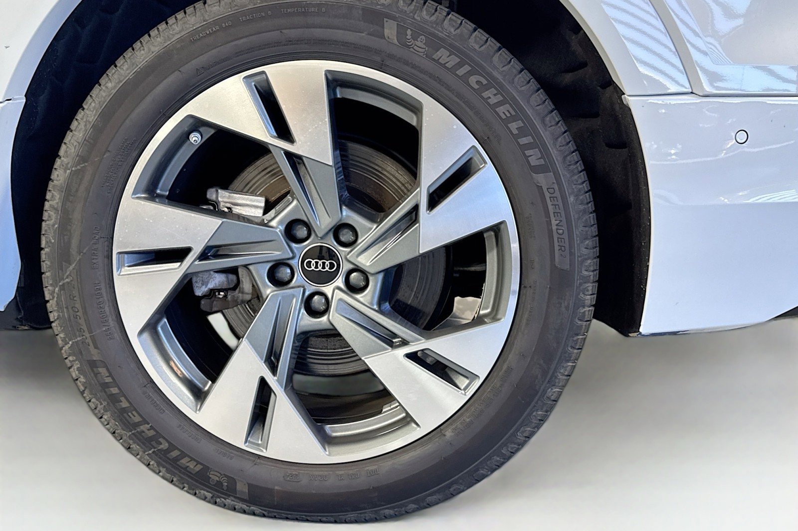 Used 2022 Audi e-tron Premium w/ Convenience Plus Package AWD/4WD image 30