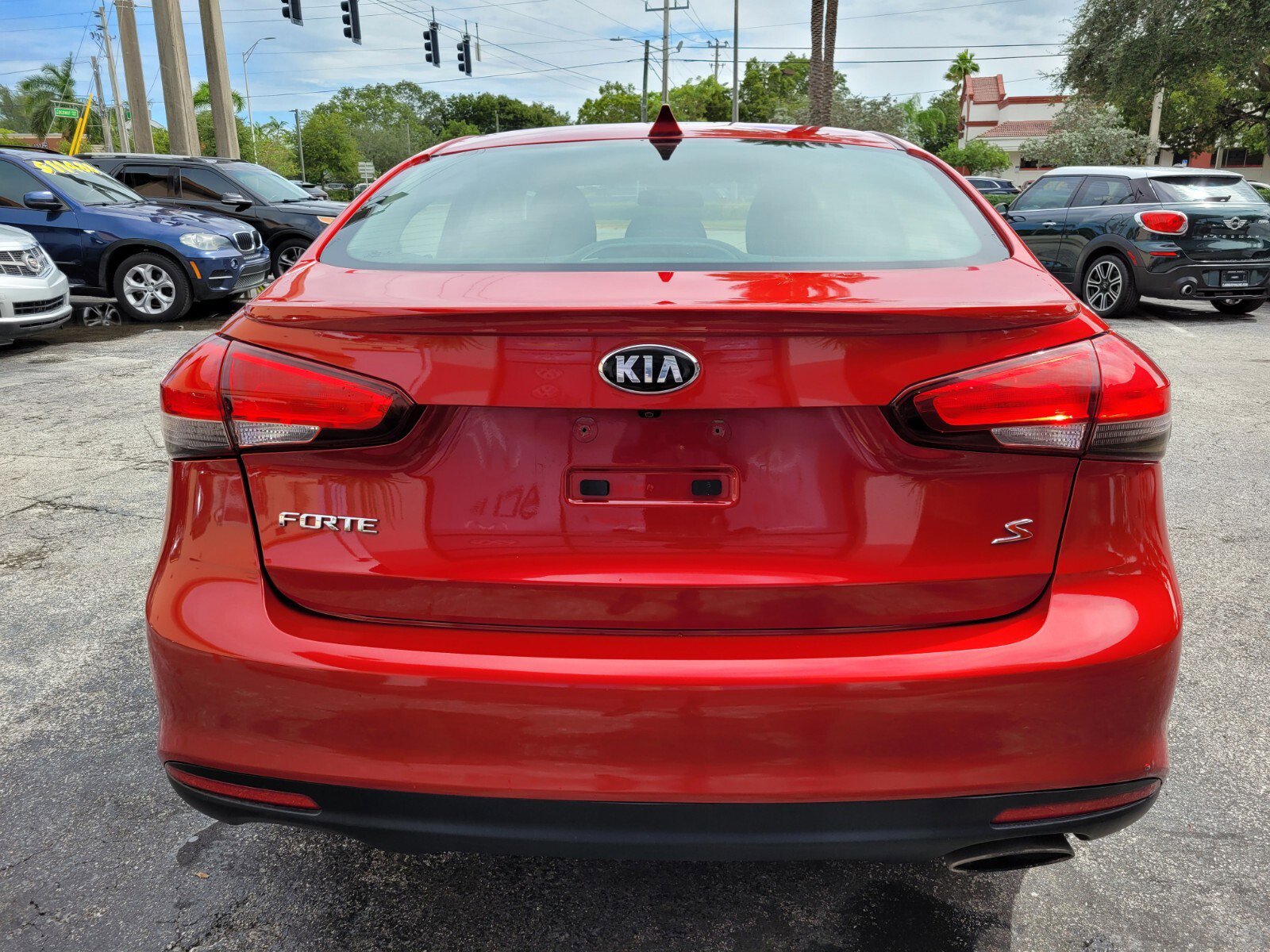 Used 2017 Kia Forte S image 9