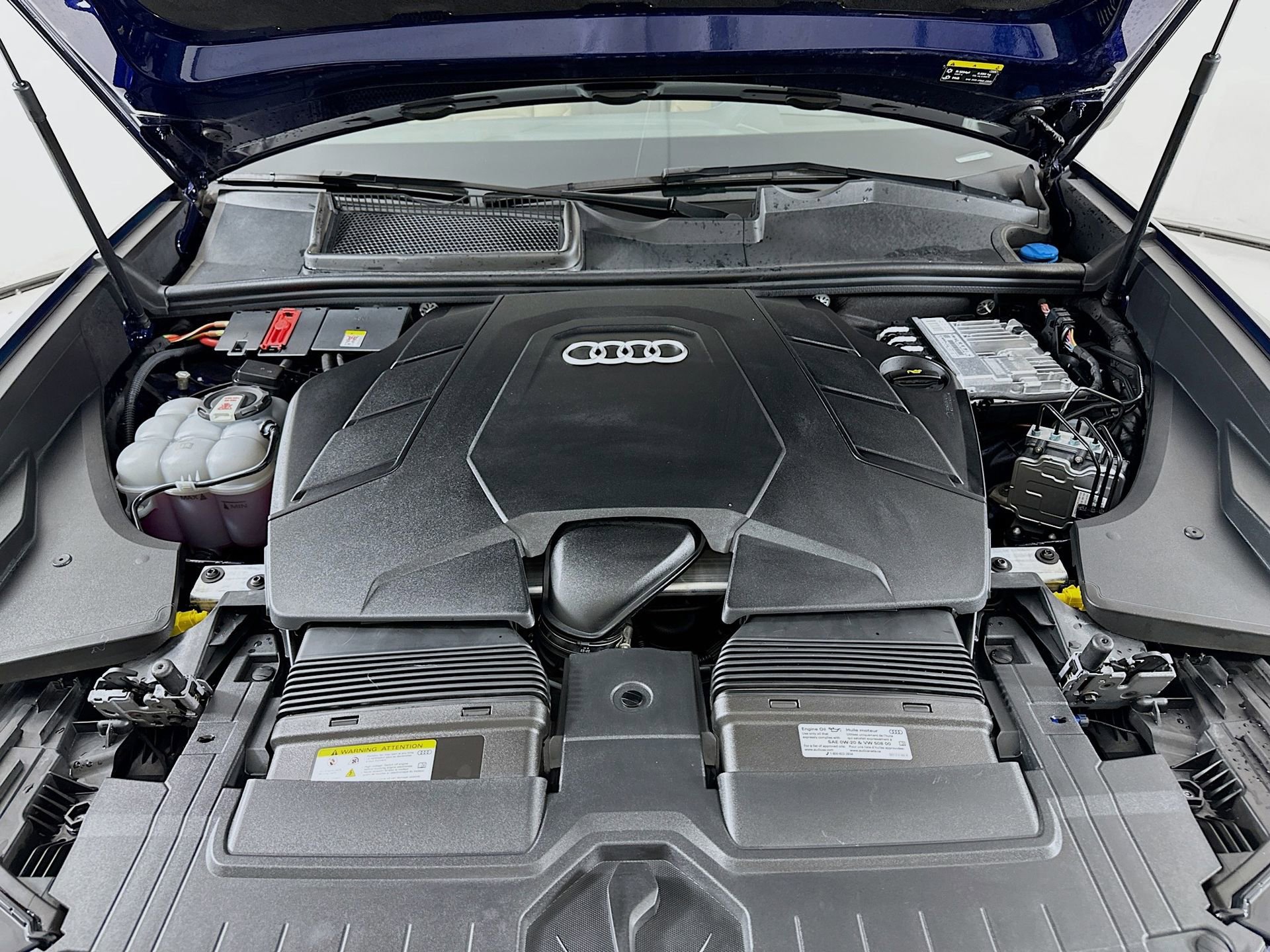 Used 2023 Audi Q8 Prestige w/ Prestige Package image 32