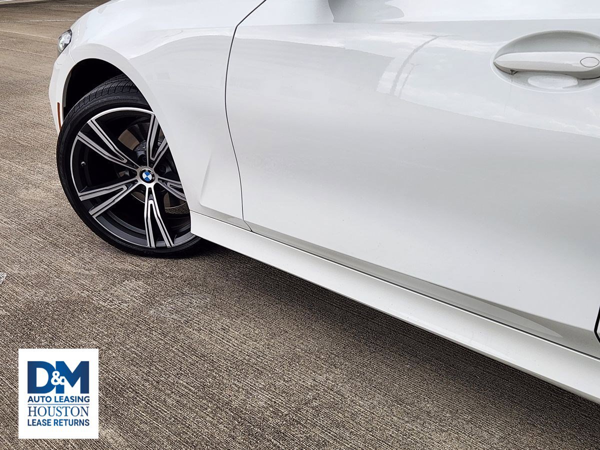 Used 2023 BMW 330i Sedan w/ Premium Package image 16