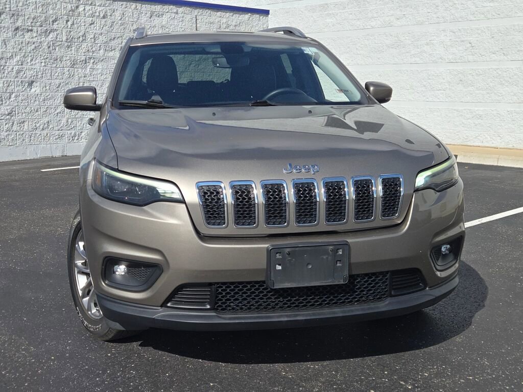 Used 2019 Jeep Cherokee Latitude Plus w/ Comfort/Convenience Group image 4