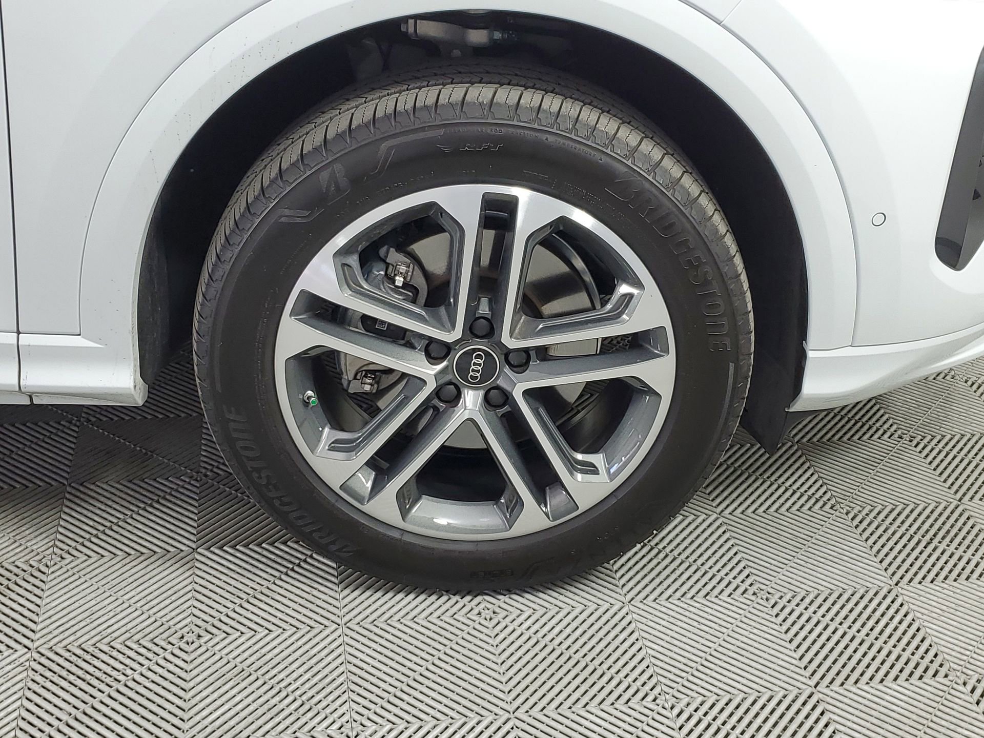 Certified 2025 Audi Q5 2.0T Premium image 14