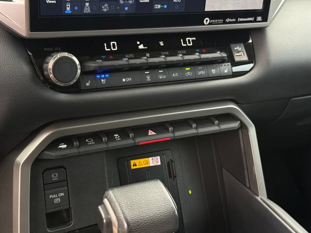 Used 2023 Toyota Tundra Limited AWD/4WD image 21