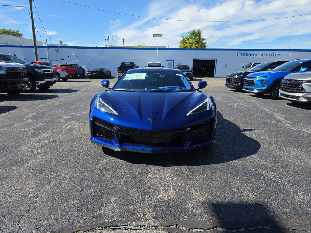New 2027 Chevrolet Corvette Grand Sport w/ Z52 Sport Performance Package RWD image 2