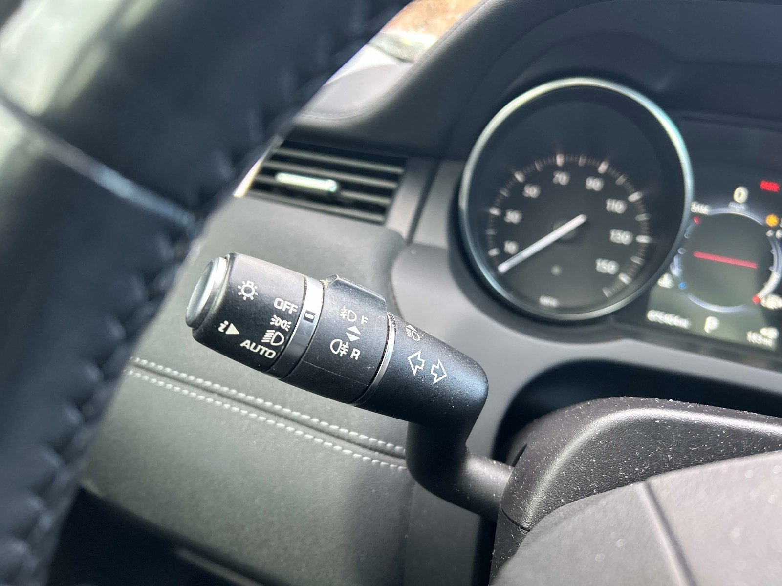 Used 2017 Land Rover Range Rover Evoque SE AWD/4WD image 26