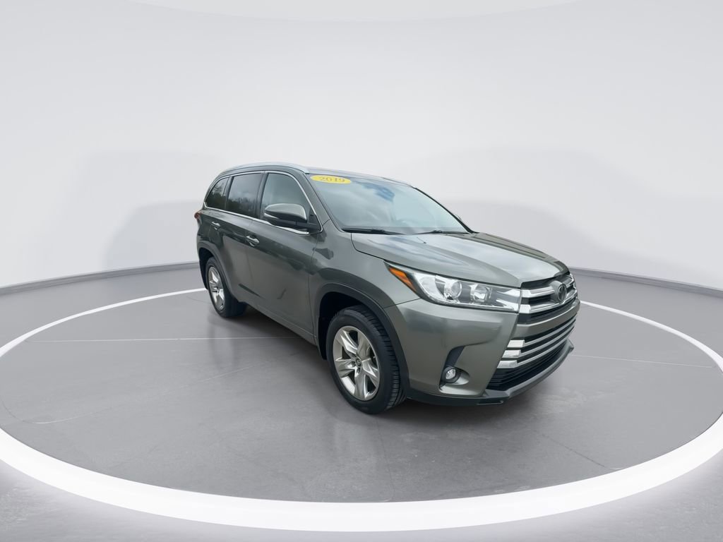 Used 2019 Toyota Highlander Limited image 2