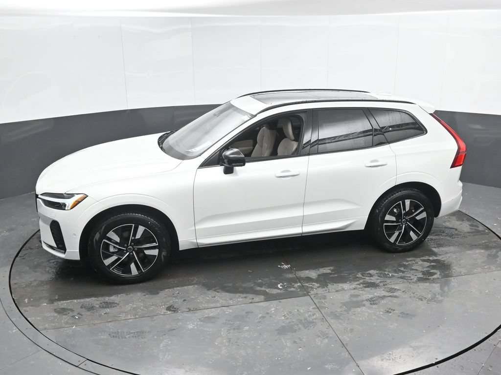 New 2026 Volvo XC60 B5 Plus w/ Protection Package Premier AWD/4WD image 34