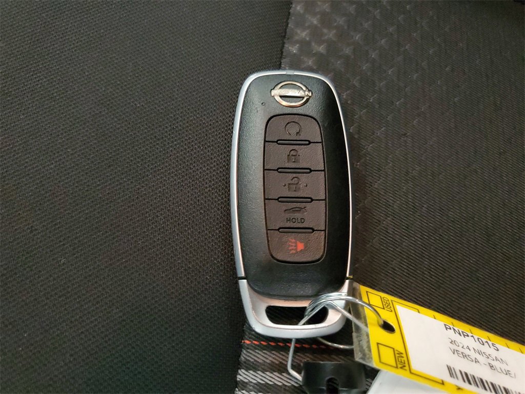 Used 2024 Nissan Versa SR image 27