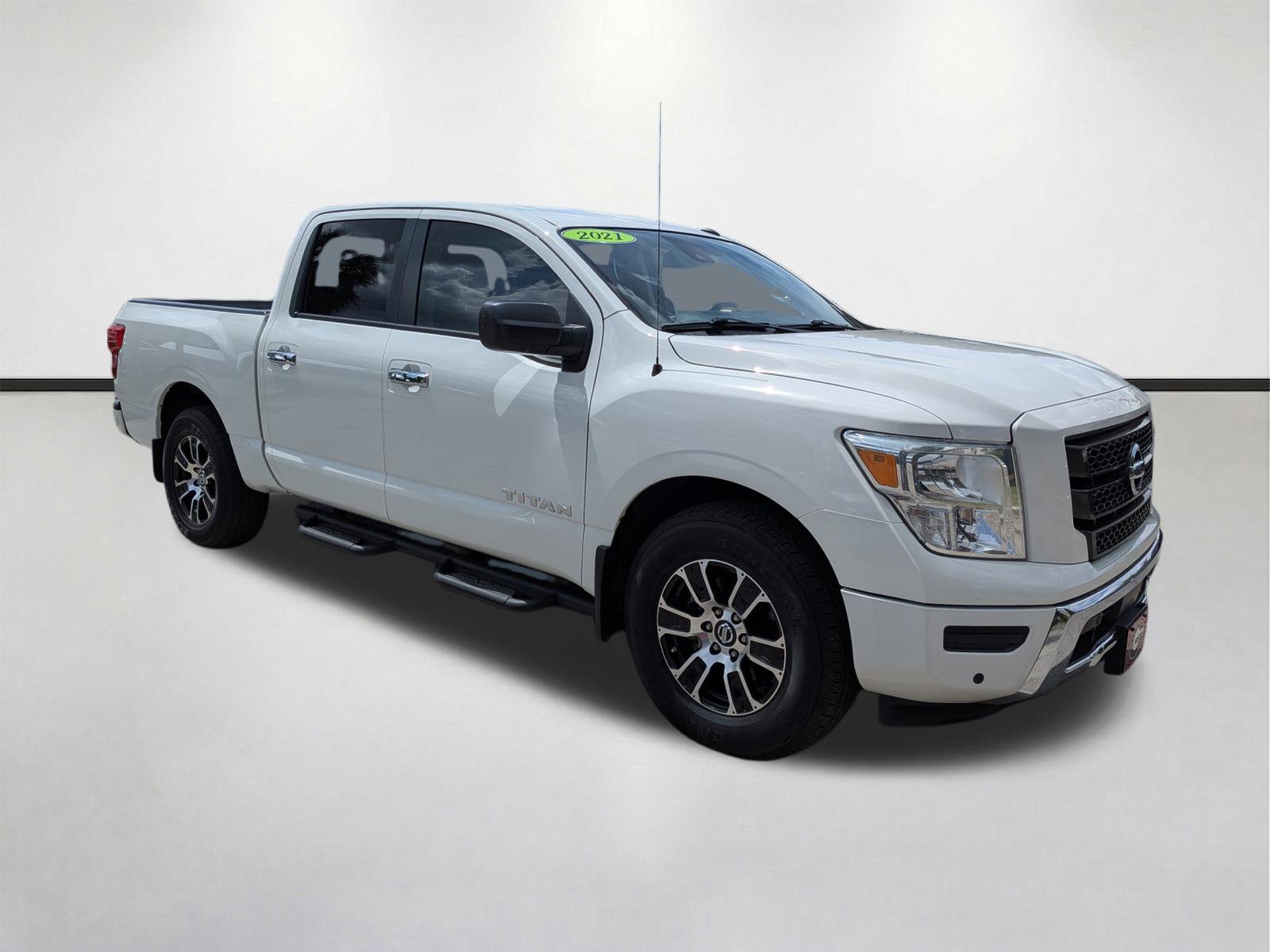 Used 2021 Nissan Titan SV w/ SV Convenience Package image 1