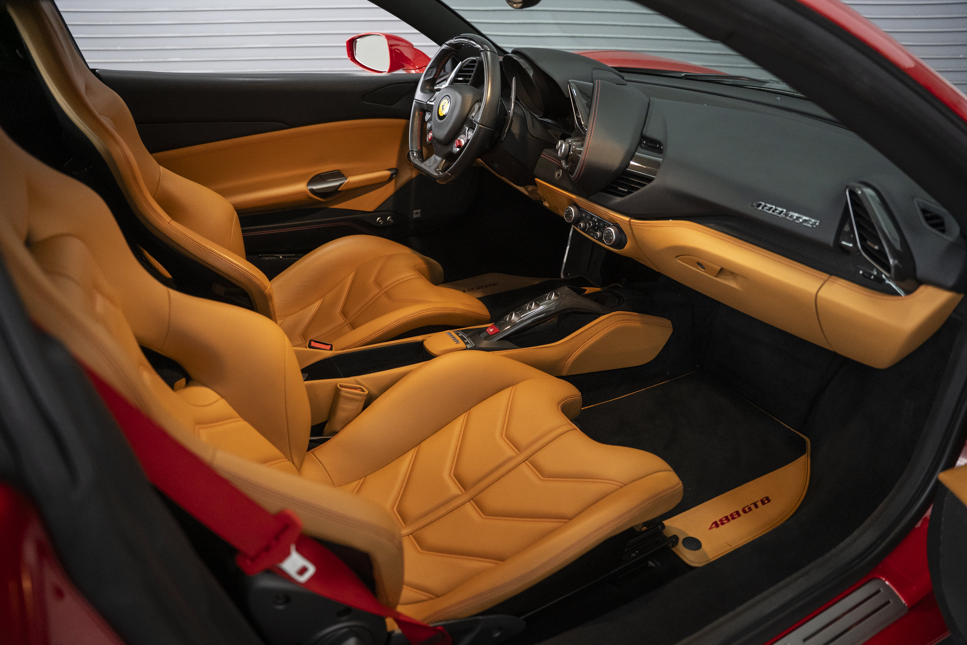 Used 2018 Ferrari 488 GTB RWD image 29