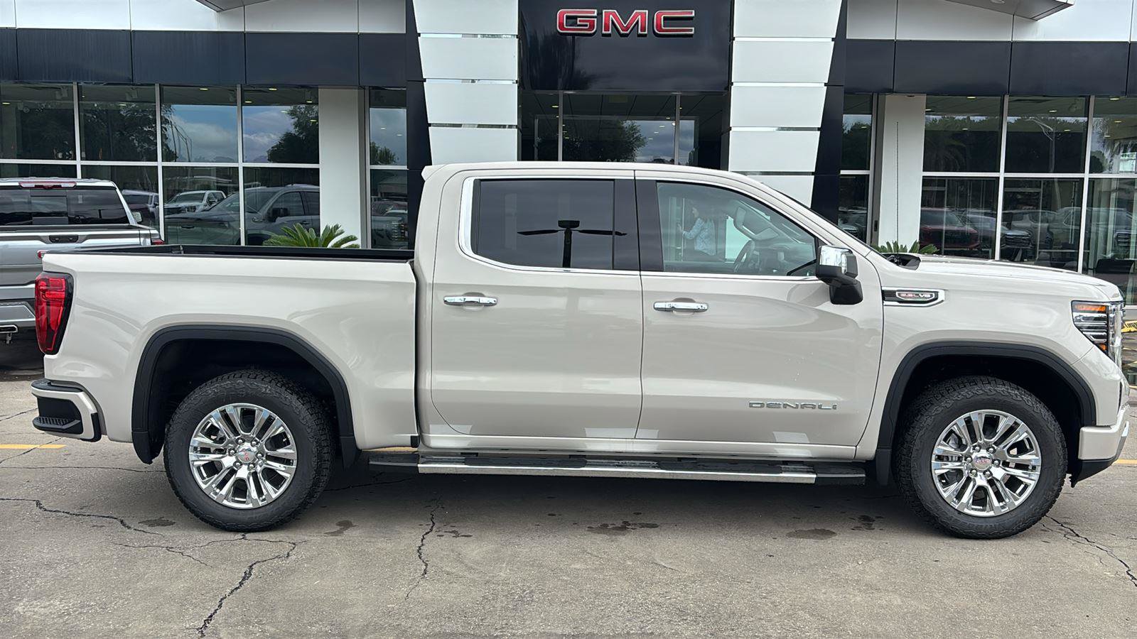 New 2026 GMC Sierra 1500 Denali AWD/4WD image 9