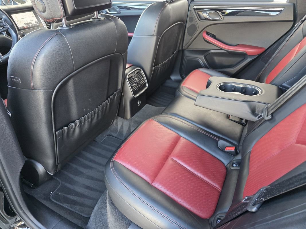 Used 2018 Porsche Macan image 28