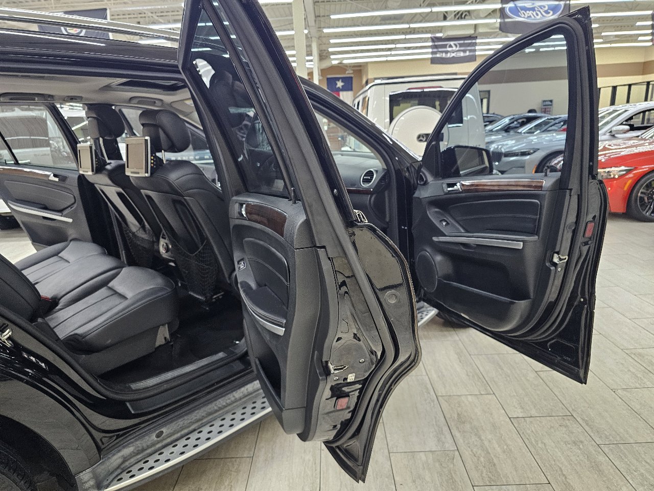 Used 2011 Mercedes-Benz GL 450 4MATIC image 16