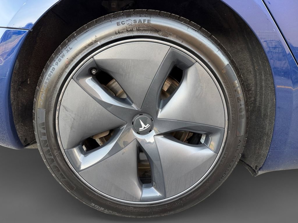 Used 2020 Tesla Model 3 Standard Range image 10