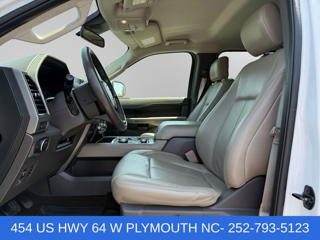 Used 2019 Ford Expedition XLT w/ Equipment Group 202A AWD/4WD image 9