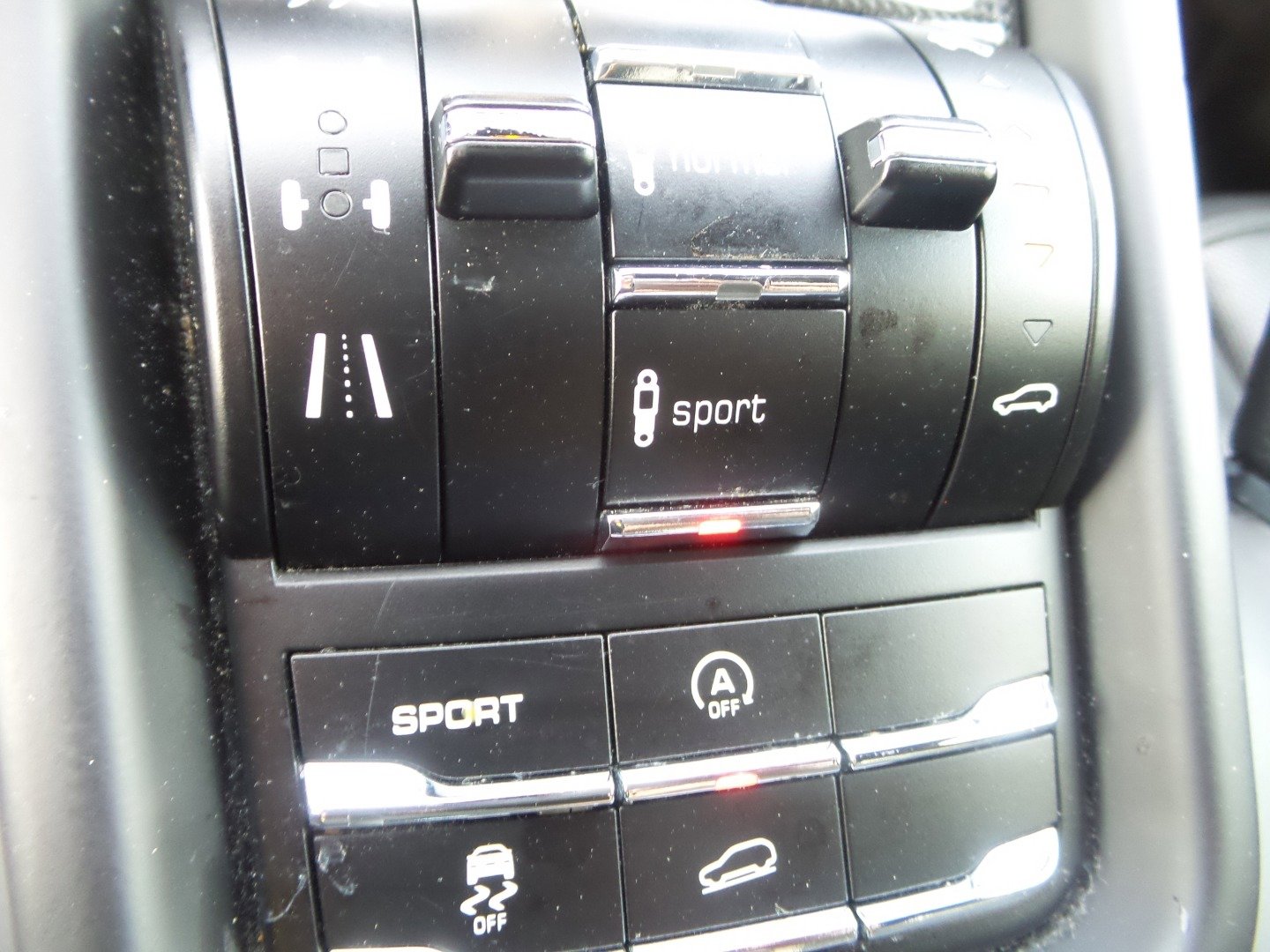 Used 2013 Porsche Cayenne GTS image 69