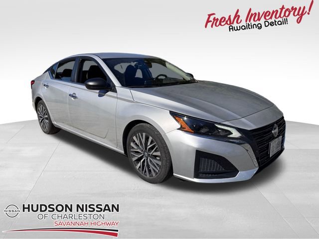 Used 2024 Nissan Altima 2.5 SV
