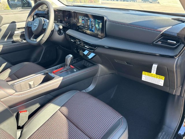 New 2027 Nissan Kicks SR FWD image 15