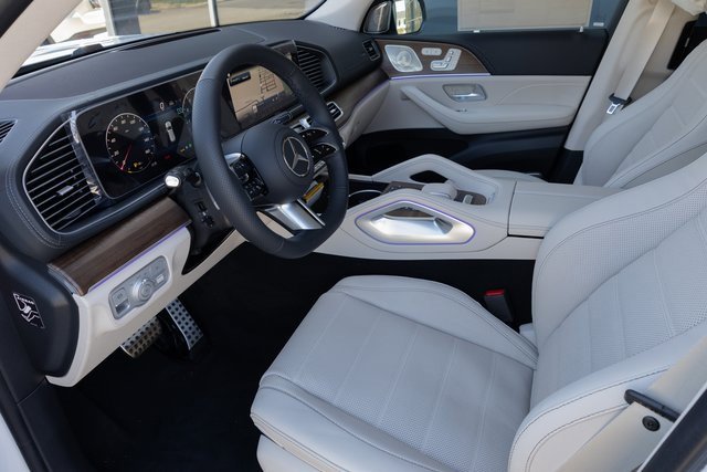 New 2025 Mercedes-Benz GLS 450 4MATIC image 2
