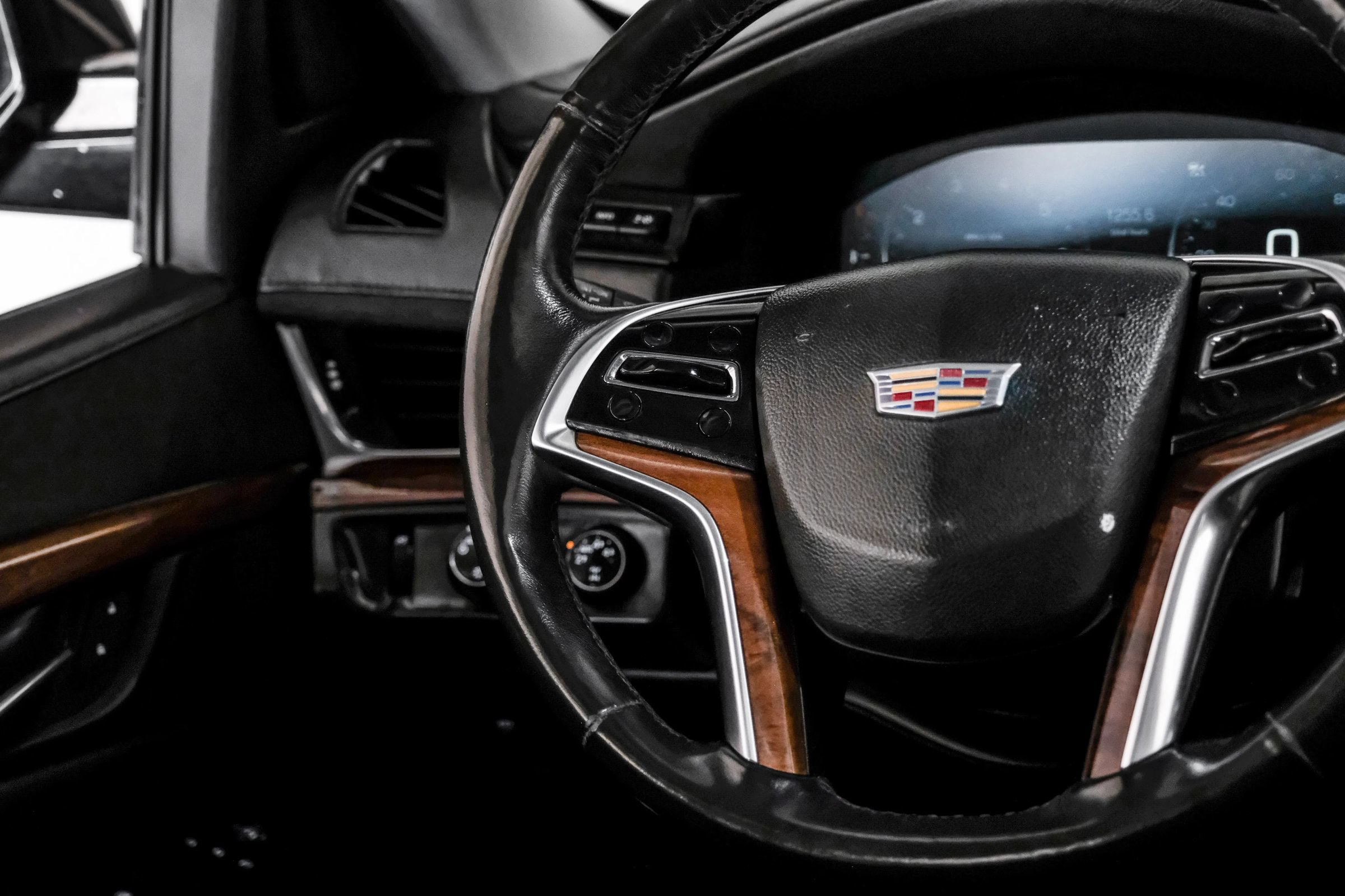 Used 2015 Cadillac Escalade ESV Premium AWD/4WD image 16