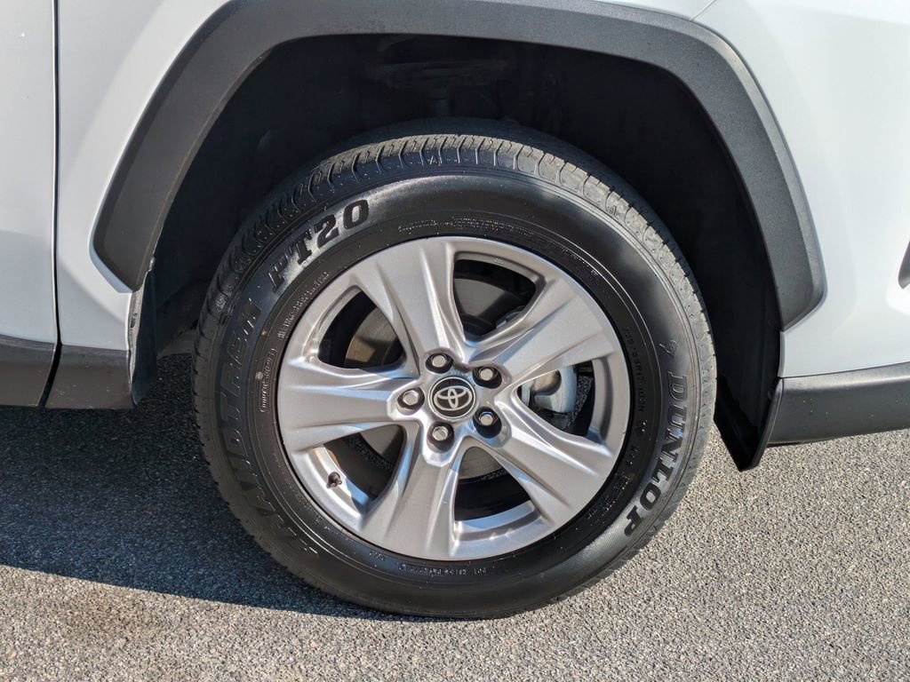 Used 2025 Toyota RAV4 XLE FWD image 12