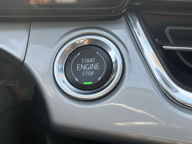 Used 2025 Chevrolet Trax LT w/ Driver Confidence Package FWD image 16